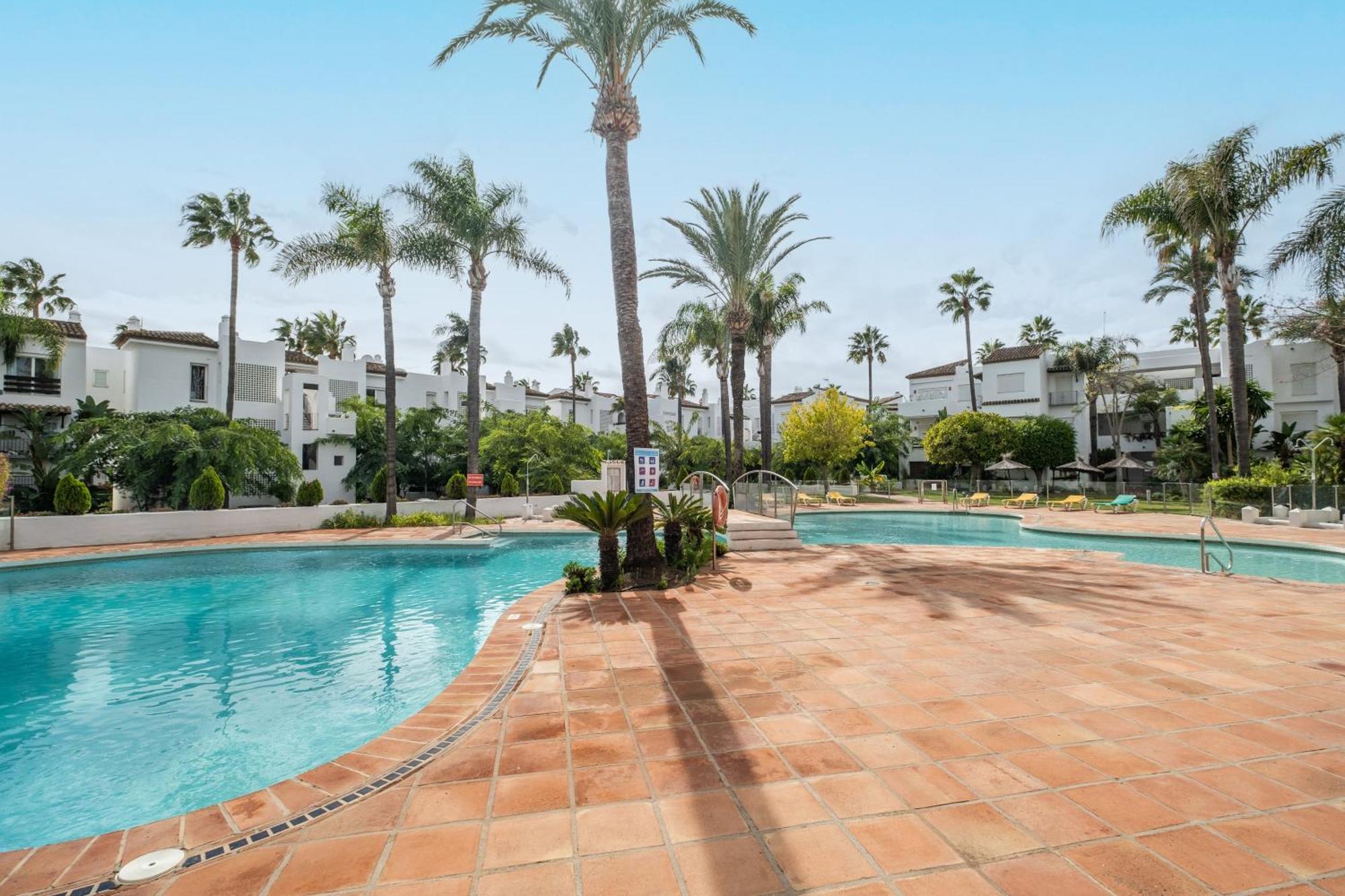 Costalita One Bedroom Apartment Estepona Luaran gambar